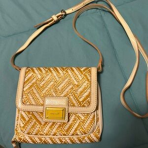 Cross shoulder purse